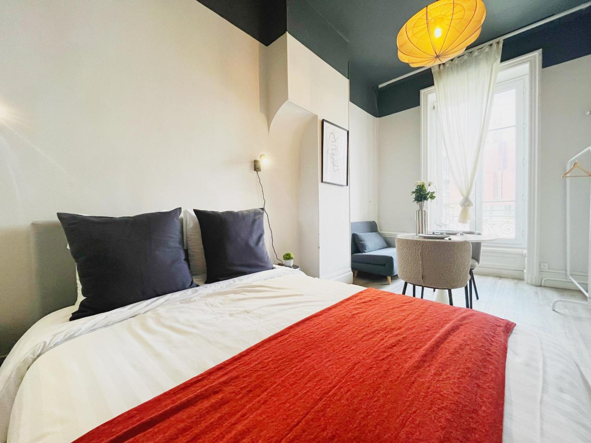 Suite Opium Lione Esterno foto