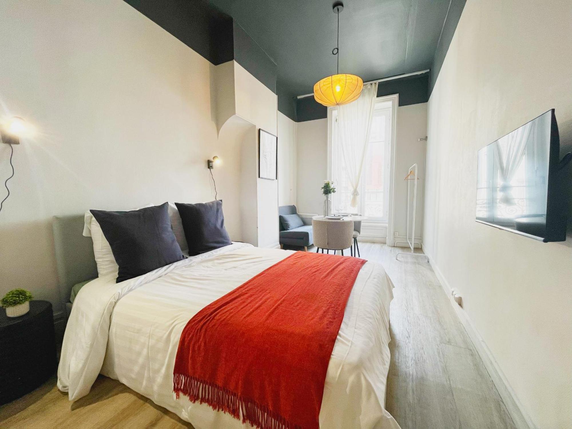 Suite Opium Lione Esterno foto
